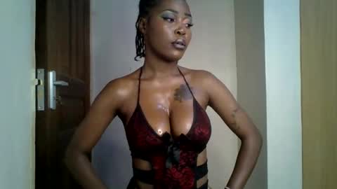 lunargoddess45 online show from February 3, 2026, 2:53 am