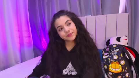  Luna  online show from February 2, 2025, 2:13 pm