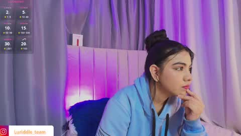  Luna  online show from March 11, 2025, 11:04 pm