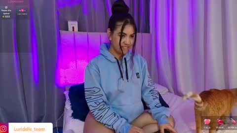  Luna  online show from March 12, 2025, 3:57 am