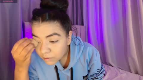  Luna  online show from March 12, 2025, 7:06 pm