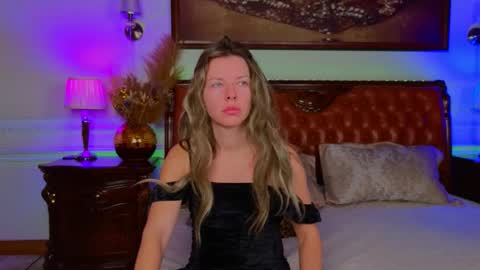 Luna Rishi online show from November 24, 2025, 6:13 am