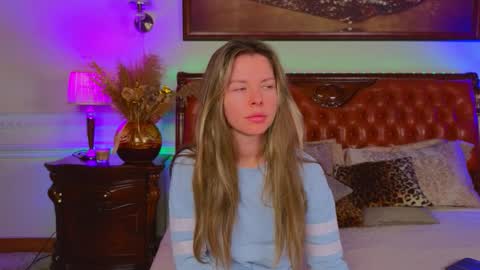 Luna Rishi online show from December 4, 2025, 8:23 am