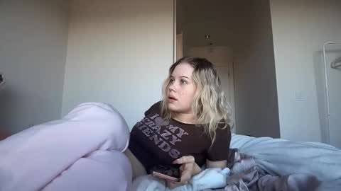 lunarose17 online show from January 17, 2026, 8:56 pm