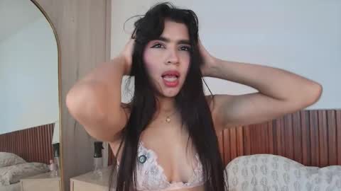Luna Rousse online show from May 20, 2026, 3:24 am