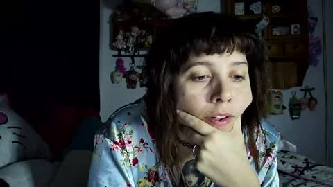 lunarqueen420 online show from May 2, 2026, 12:48 am