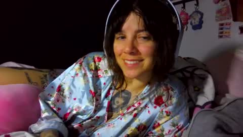 lunarqueen420 online show from June 28, 2026, 8:31 am