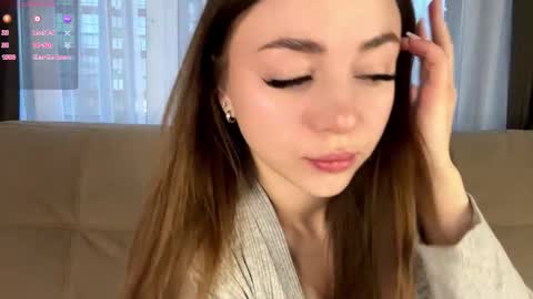 Snapshot of lunarspark chatting on December 2, 2025, 4:07 am Michelle online show from December 2, 2025, 4:07 am