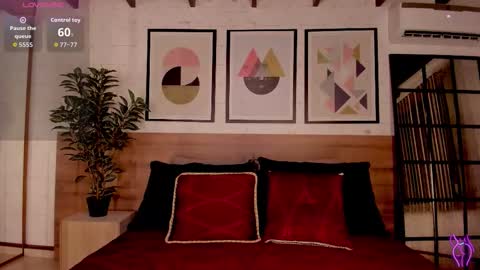 Snapshot of lunaruso chatting on November 10, 2025, 7:57 pm Luna Ruso online show from November 10, 2025, 7:57 pm