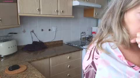 Snapshot of lunary_mix chatting on March 2, 2025, 3:05 pm Luna online show from March 2, 2025, 3:05 pm