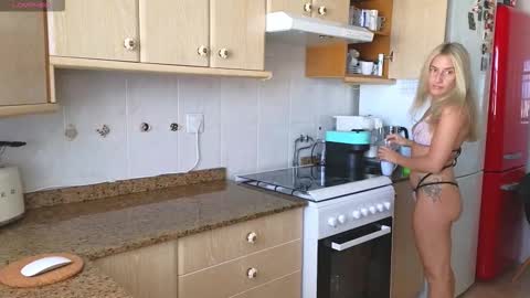  Luna online show from November 8, 2025, 12:27 pm