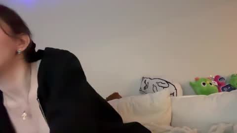 lunasnow online show from February 17, 2026, 2:57 pm