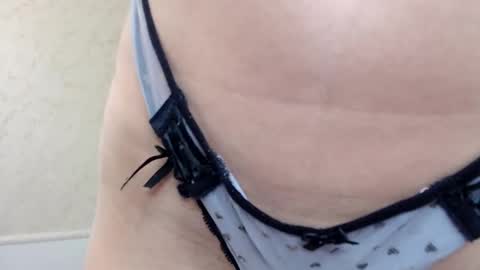 Snapshot of lunastars13 chatting on March 10, 2025, 4:03 pm lunastars13 online show from March 10, 2025, 4:03 pm