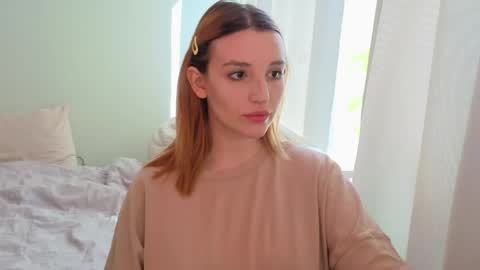 Snapshot of lunatale chatting on June 8, 2026, 1:00 pm Kate online show from June 8, 2026, 1:00 pm