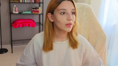 Snapshot of lunatale chatting on June 28, 2026, 7:14 am Kate online show from June 28, 2026, 7:14 am