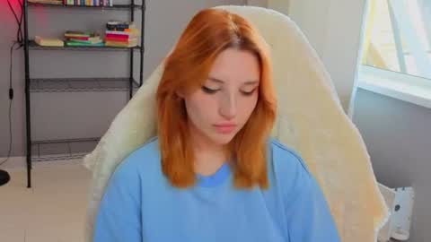 Snapshot of lunatale chatting on July 9, 2026, 8:07 am Kate online show from July 9, 2026, 8:07 am