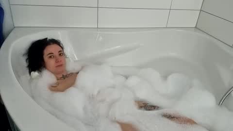 Snapshot of lunaticminx chatting on November 24, 2025, 2:06 pm Luna powered by bitch dust online show from November 24, 2025, 2:06 pm