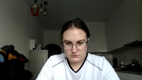 lunavelvet3 online show from December 4, 2025, 9:51 am