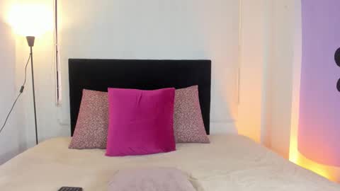 lunavelvet7 online show from January 12, 2026, 6:57 pm