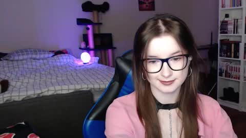 LunaXcherry online show from March 30, 2026, 6:20 pm