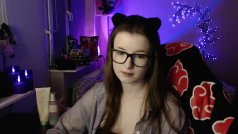 Snapshot of lunaxcherry chatting on April 30, 2026, 6:47 pm LunaXcherry online show from April 30, 2026, 6:47 pm