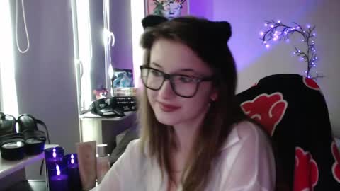 Snapshot of lunaxcherry chatting on May 17, 2026, 11:06 am LunaXcherry online show from May 17, 2026, 11:06 am