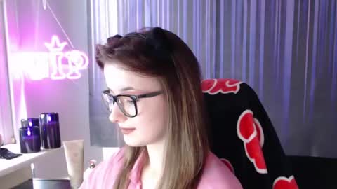 Snapshot of lunaxcherry chatting on June 21, 2026, 11:13 am LunaXcherry online show from June 21, 2026, 11:13 am