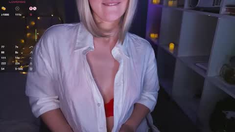 Snapshot of lunaxloverx chatting on November 21, 2025, 11:42 am LunaXLoverx online show from November 21, 2025, 11:42 am