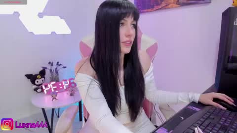   online show from April 20, 2026, 7:26 pm