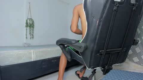 lunay_bigcock420 online show from November 25, 2025, 3:50 am