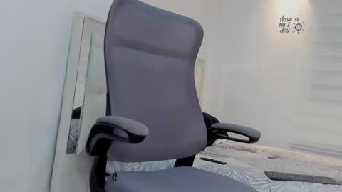 Lunay online show from February 24, 2026, 11:14 pm