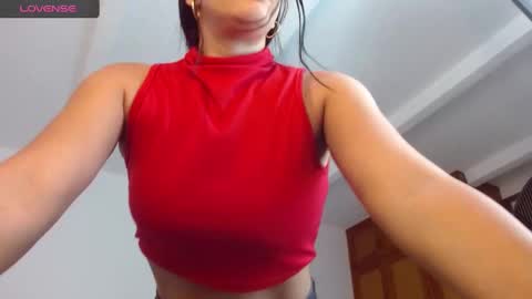 lunayois02 online show from January 5, 2025, 2:49 am