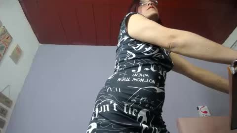 Luna Tamara online show from May 25, 2026, 3:45 am