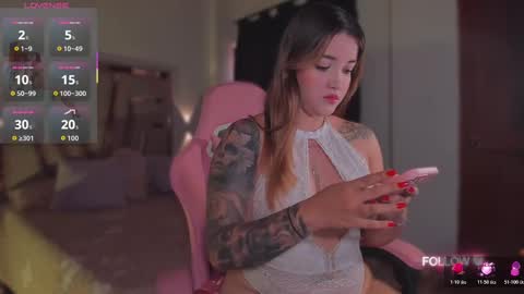 LUNA ROSE online show from November 6, 2025, 4:19 pm