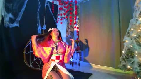 Luna online show from October 30, 2025, 4:14 am