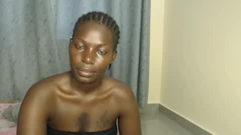 luo_queen online show from September 23, 2025, 12:41 pm