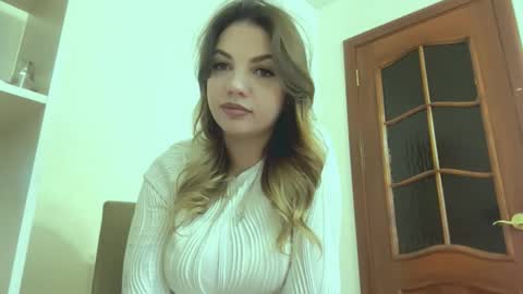 Snapshot of lupearredla chatting on February 9, 2026, 8:51 am Anna online show from February 9, 2026, 8:51 am