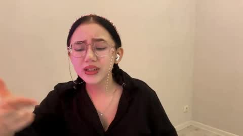 Roxie online show from May 5, 2026, 1:19 pm