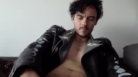 Snapshot of lupine_666 chatting on December 20, 2024, 9:43 am Lupine online show from December 20, 2024, 9:43 am