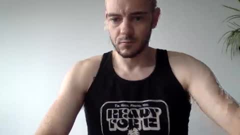 Snapshot of lupine_666 chatting on October 15, 2025, 8:25 am Lupine online show from October 15, 2025, 8:25 am