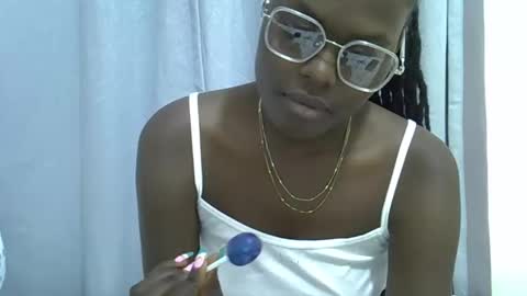 Snapshot of lupitah_ chatting on December 4, 2025, 10:18 pm sweet girl online show from December 4, 2025, 10:18 pm