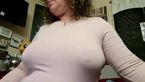 Snapshot of lusciouslibra82 chatting on February 25, 2025, 3:20 am .Clarissa. Follow me on Instagram   miss buns  online show from February 25, 2025, 3:20 am