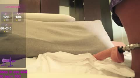 Snapshot of lusciouslipsxx chatting on December 1, 2025, 7:02 am lusciouslipsxx online show from December 1, 2025, 7:02 am