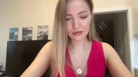 lusiluv online show from October 2, 2025, 2:24 pm