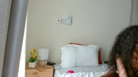 Snapshot of lust4karly_ chatting on November 16, 2025, 4:18 am Karly follow for next broadcast updates kisses online show from November 16, 2025, 4:18 am