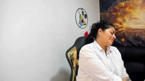 Snapshot of lust_mom chatting on December 10, 2024, 5:00 pm Angela 3 online show from December 10, 2024, 5:00 pm