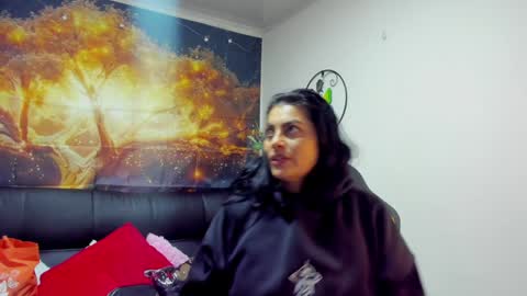 Snapshot of lust_mom chatting on December 31, 2024, 11:31 am Angela 3 online show from December 31, 2024, 11:31 am