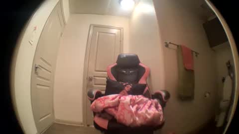 Snapshot of lustforlola chatting on January 3, 2025, 8:21 am LOLA online show from January 3, 2025, 8:21 am