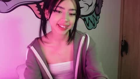 Snapshot of lustful_aprilx chatting on December 19, 2024, 5:18 am Valerie April online show from December 19, 2024, 5:18 am