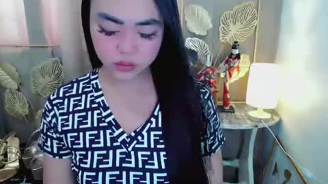 Snapshot of lustfuloffendertrina chatting on May 17, 2026, 1:58 am Trina online show from May 17, 2026, 1:58 am